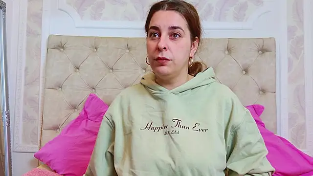 KarinaNoir online show from April 1, 3:52 am