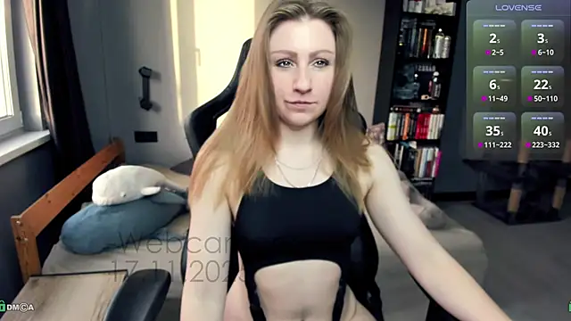 Snapshot of Web-cam-angel chatting on November 17, 1:04 pm Web-cam-angel online show from November 17, 1:04 pm