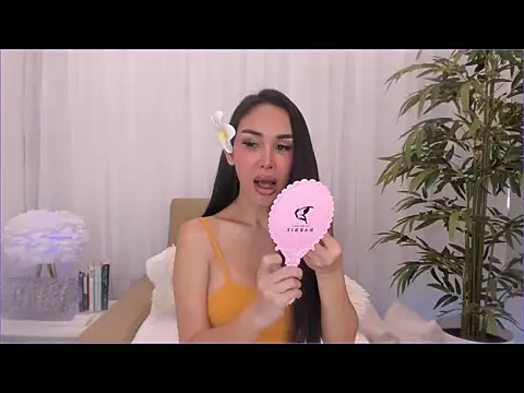 Snapshot of Holy_Bliss chatting on October 16, 4:48 pm Holy Bliss online show from October 16, 4:48 pm