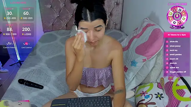 amy petite online show from June 4, 4:33 pm