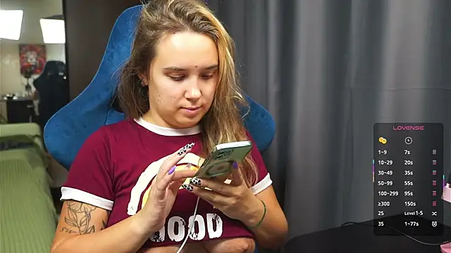 Snapshot of Sandra_SW_ chatting on November 12, 6:50 am Sandra SW online show from November 12, 6:50 am