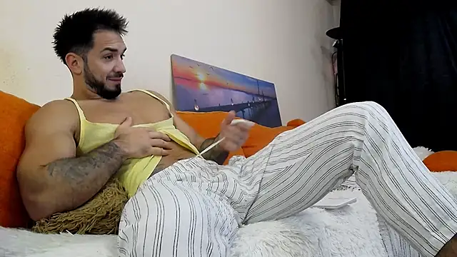 MichaelWills online show from November 6, 5:33 am