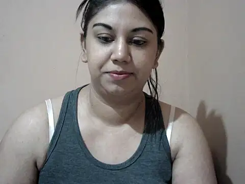 bellachow10 online show from April 22, 5:58 am
