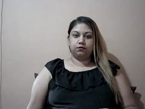 Snapshot of bellachow10 chatting on September 10, 7:51 am bellachow10 online show from September 10, 7:51 am