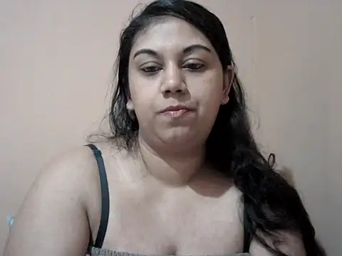 Snapshot of bellachow10 chatting on July 1, 8:14 am bellachow10 online show from July 1, 8:14 am