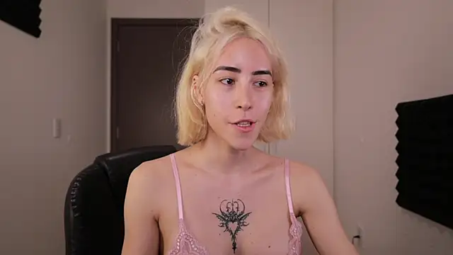 laliwhite online show from October 27, 8:21 pm