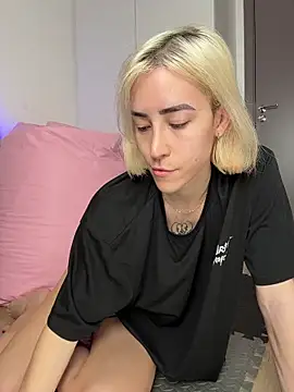 laliwhite online show from September 22, 11:22 pm