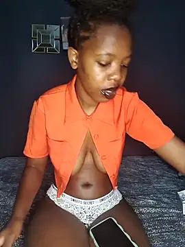 Snapshot of SheisBlacq chatting on February 24, 9:59 pm SheisBlacq online show from February 24, 9:59 pm