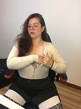 kayortiiz online show from March 28, 12:33 am