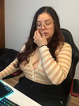 kayortiiz online show from April 10, 1:01 am