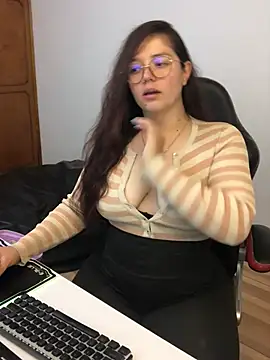 kayortiiz online show from June 7, 11:10 pm