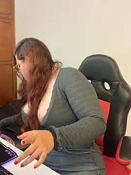 Snapshot of kayortiiz chatting on September 22, 2:06 am kayortiiz online show from September 22, 2:06 am