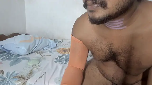 Snapshot of DevilZoone chatting on February 3, 3:28 pm DevilZoone online show from February 3, 3:28 pm