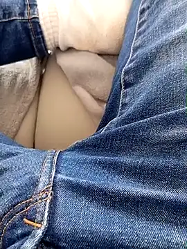 Snapshot of mickzizi chatting on March 21, 9:12 am mickzizi online show from March 21, 9:12 am