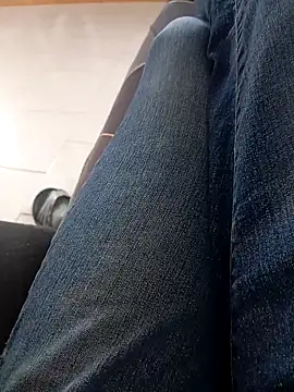 mickzizi online show from December 17, 10:31 am