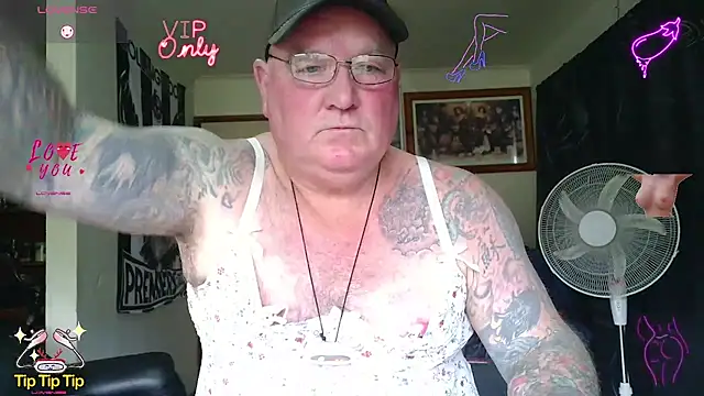 Snapshot of HOTANAL chatting on July 13, 2:11 am HOTANAL online show from July 13, 2:11 am