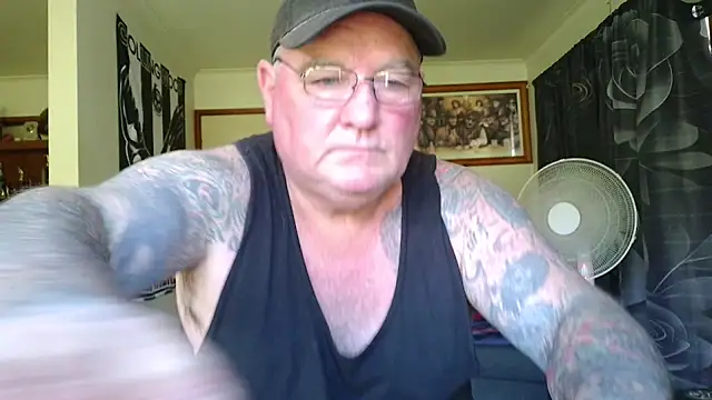 Snapshot of HOTANAL chatting on June 24, 2:32 am HOTANAL online show from June 24, 2:32 am