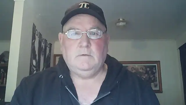 Snapshot of HOTANAL chatting on September 30, 11:11 pm HOTANAL online show from September 30, 11:11 pm