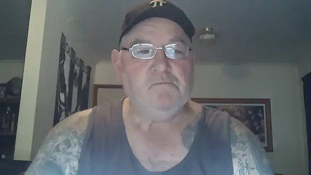 Snapshot of HOTANAL chatting on October 4, 10:33 pm HOTANAL online show from October 4, 10:33 pm