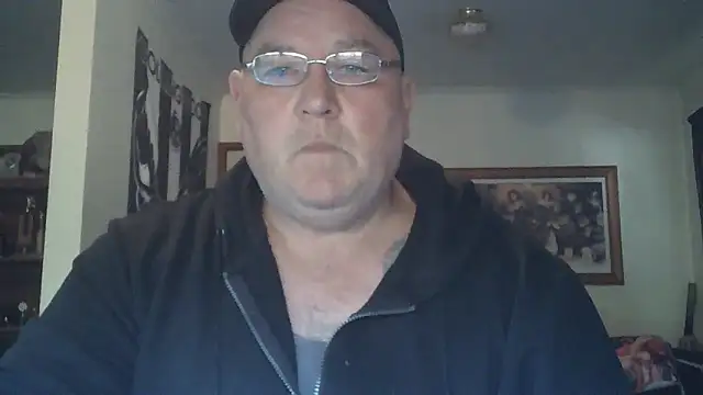 Snapshot of HOTANAL chatting on October 9, 10:54 pm HOTANAL online show from October 9, 10:54 pm