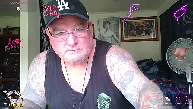 Snapshot of HOTANAL chatting on June 6, 1:55 am HOTANAL online show from June 6, 1:55 am