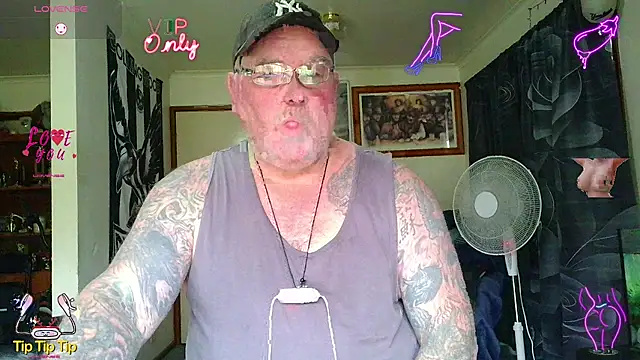 Snapshot of HOTANAL chatting on June 20, 2:27 am HOTANAL online show from June 20, 2:27 am