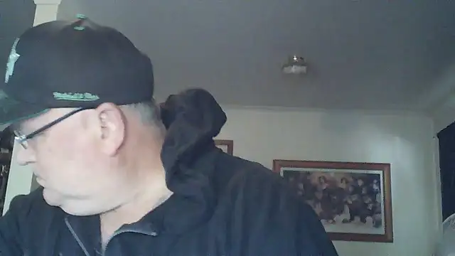 Snapshot of HOTANAL chatting on October 18, 10:23 pm HOTANAL online show from October 18, 10:23 pm