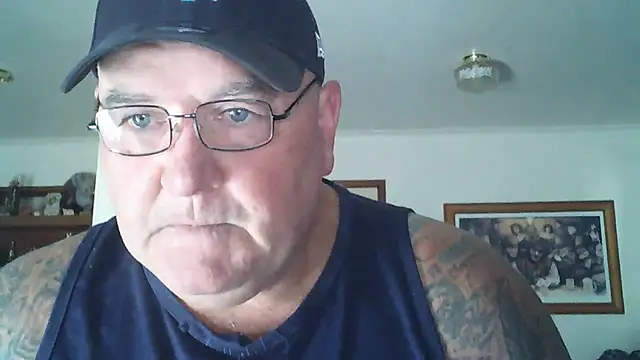 Snapshot of HOTANAL chatting on March 3, 4:32 am HOTANAL online show from March 3, 4:32 am