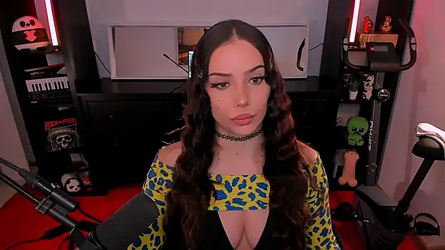 Snapshot of SofiRusselle chatting on January 8, 6:25 pm SofiRusselle online show from January 8, 6:25 pm