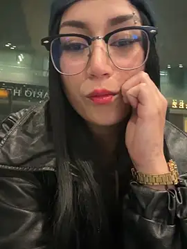 Snapshot of sophie_cute66 chatting on November 22, 9:41 am sophie cute66 online show from November 22, 9:41 am