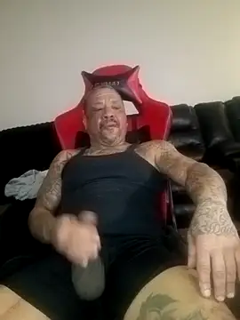 Snapshot of yellowwetfox chatting on February 5, 2:35 pm yellowwetfox online show from February 5, 2:35 pm