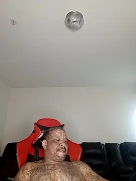 Snapshot of yellowwetfox chatting on February 13, 3:12 pm yellowwetfox online show from February 13, 3:12 pm