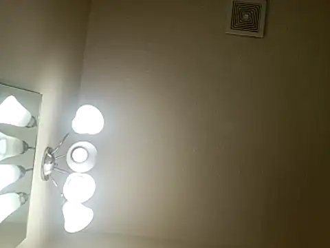 yellowwetfox online show from April 15, 1:37 pm