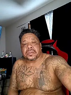 Snapshot of yellowwetfox chatting on January 1, 9:20 pm yellowwetfox online show from January 1, 9:20 pm