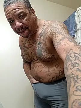 Snapshot of yellowwetfox chatting on February 18, 3:19 pm yellowwetfox online show from February 18, 3:19 pm