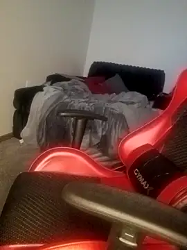 Snapshot of yellowwetfox chatting on February 7, 4:42 am yellowwetfox online show from February 7, 4:42 am