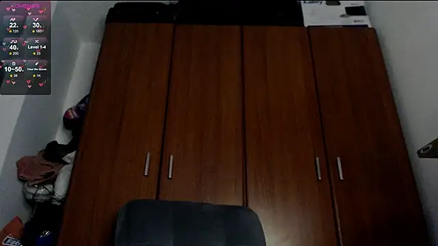 Snapshot of Juls_winter_ chatting on February 13, 10:43 pm Juls winter online show from February 13, 10:43 pm