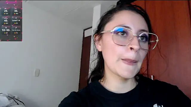 Snapshot of Juls_winter_ chatting on February 17, 9:54 pm Juls winter online show from February 17, 9:54 pm