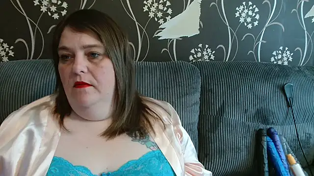 Snapshot of HouseWifeWhore_Milf chatting on March 7, 2:56 pm HouseWifeWhore Milf online show from March 7, 2:56 pm