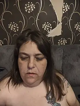 HouseWifeWhore Milf online show from June 4, 1:10 am