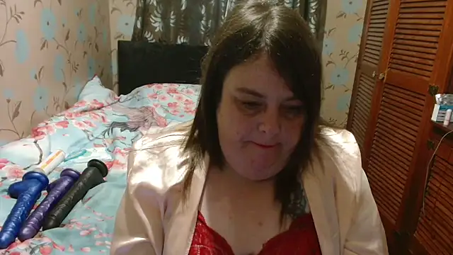 HouseWifeWhore Milf online show from December 19, 9:11 am