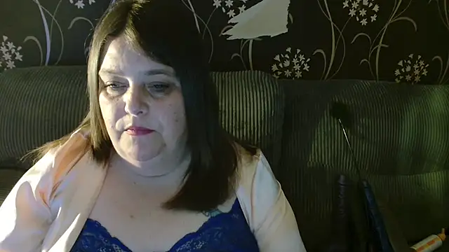 Snapshot of HouseWifeWhore_Milf chatting on September 27, 10:27 pm HouseWifeWhore Milf online show from September 27, 10:27 pm
