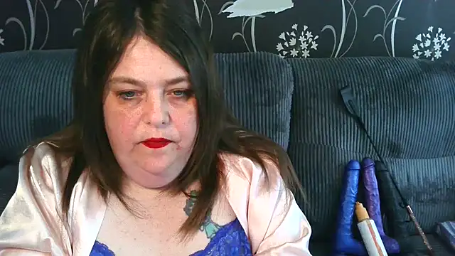 HouseWifeWhore Milf online show from April 17, 12:41 pm