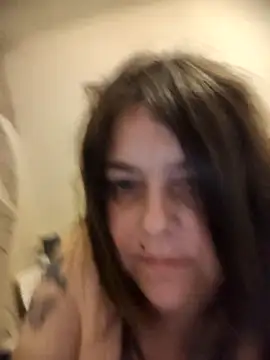 HouseWifeWhore Milf online show from May 17, 3:06 am
