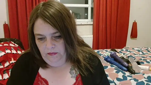 Snapshot of HouseWifeWhore_Milf chatting on September 10, 7:13 pm HouseWifeWhore Milf online show from September 10, 7:13 pm