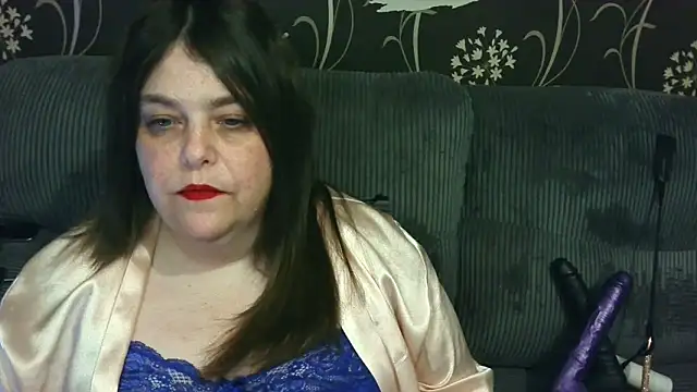 HouseWifeWhore Milf online show from March 31, 12:12 am