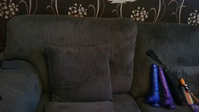 HouseWifeWhore Milf online show from March 25, 2:27 pm