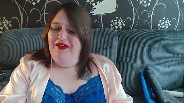 Snapshot of HouseWifeWhore_Milf chatting on September 16, 12:50 pm HouseWifeWhore Milf online show from September 16, 12:50 pm