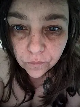 HouseWifeWhore Milf online show from May 7, 4:21 pm