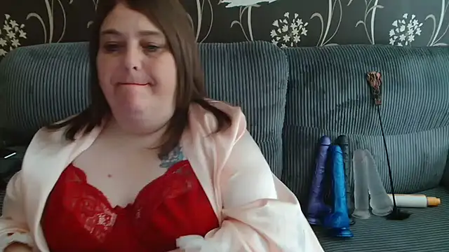 Snapshot of HouseWifeWhore_Milf chatting on September 19, 12:53 pm HouseWifeWhore Milf online show from September 19, 12:53 pm